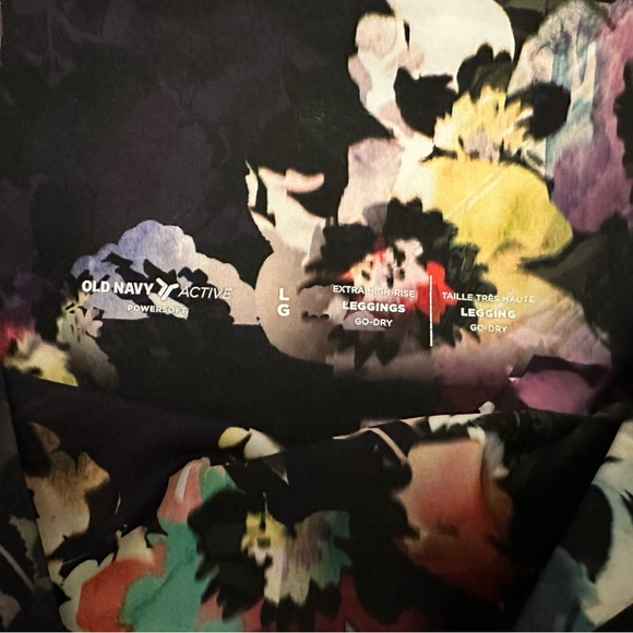 Old Navy Floral Activewear Leggings. - Picture 3 of 3